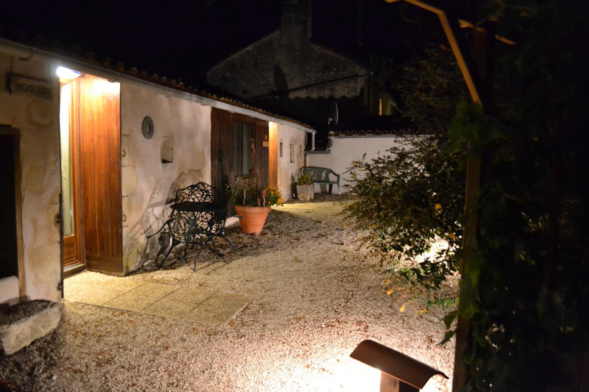 Le Moulin De Lusseau Bed and Breakfast Chef-Boutonne Habitación foto